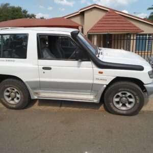 blister-fender-pajero-snorkel (1). Pajero Blister Fender Snorkel