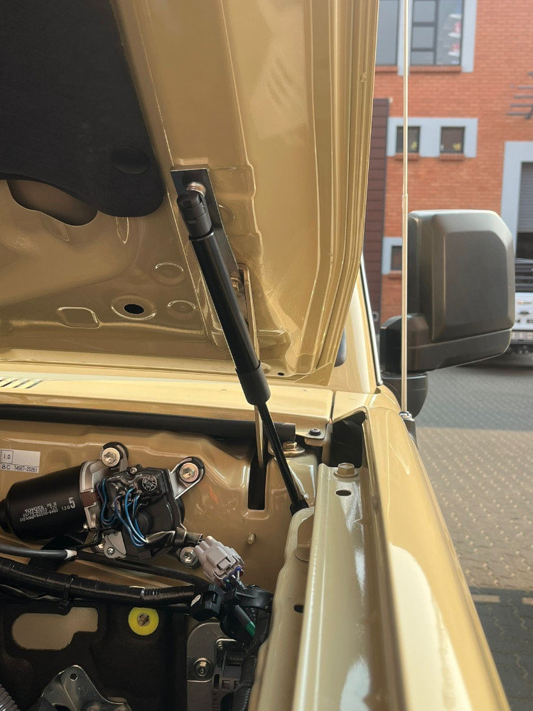 land-cruiser-2024-bonnet-struts(4). Land cruiser 76/79 bonnet struts 2024 model